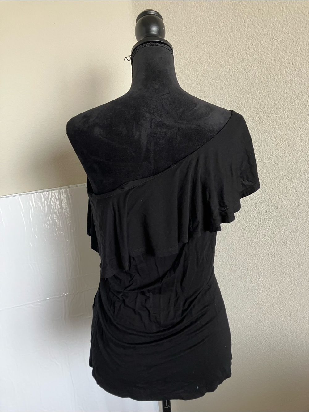 Cable & Gauge Black Ruffle Off-Shoulder Top - Picture 2 of 3